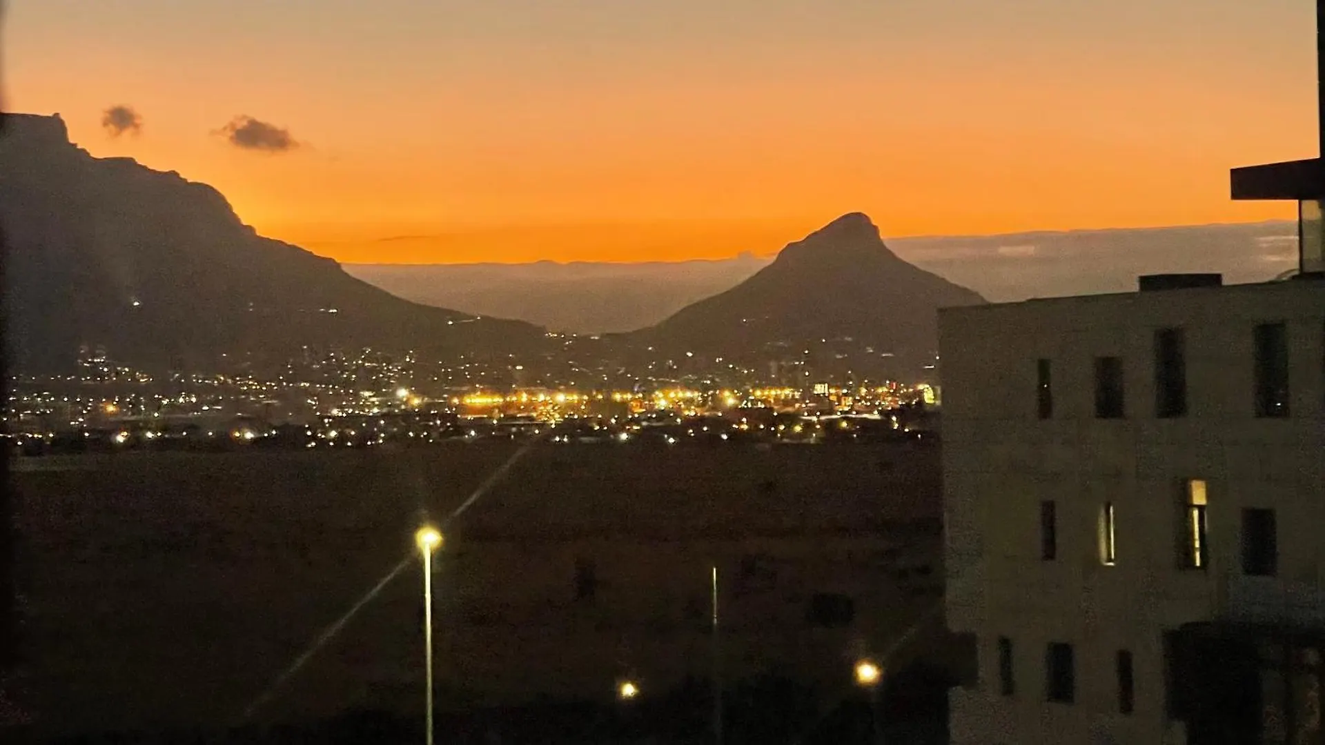 Matrix Luxury 2 Bedroom Apartments Century City, Kapstadt Südafrika